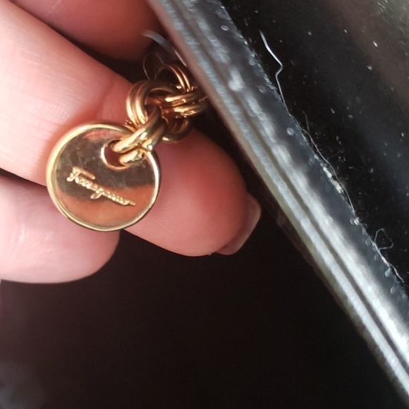 𝅺FERRAGAMO black leather tote. - Picture 6 of 8